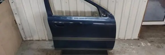 Volvo S60 Front door