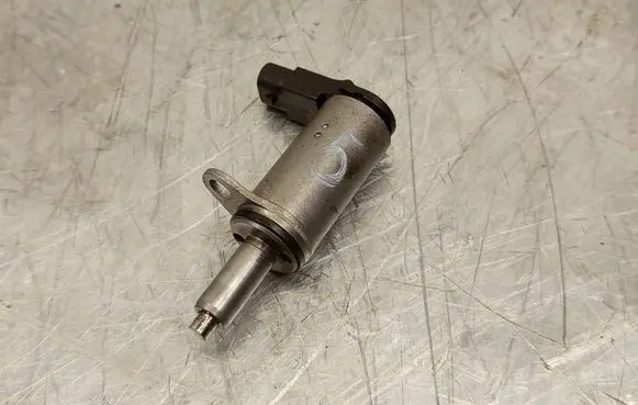 Audi A4 S4 B7 8E 8H Camshaft vanos timing valve 06H103697A 09062500382B C271302302