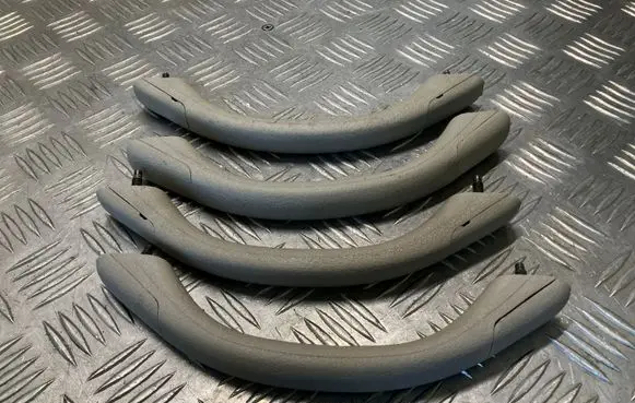 Nissan Cube Z12 A set of handles for the ceiling