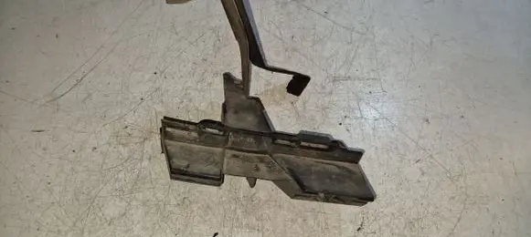 Mercedes-Benz E W212 Front bumper mounting bracket A2128852465