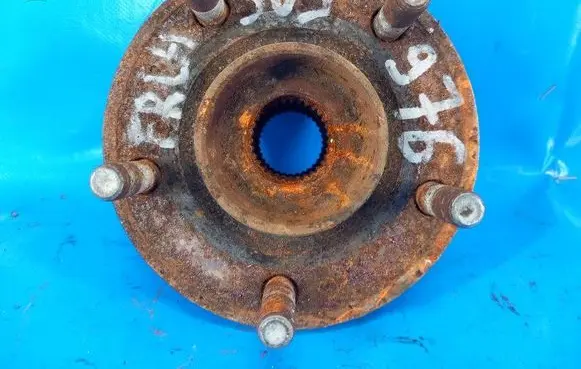 Chrysler 200 Rear wheel bearing hub 5154211AA