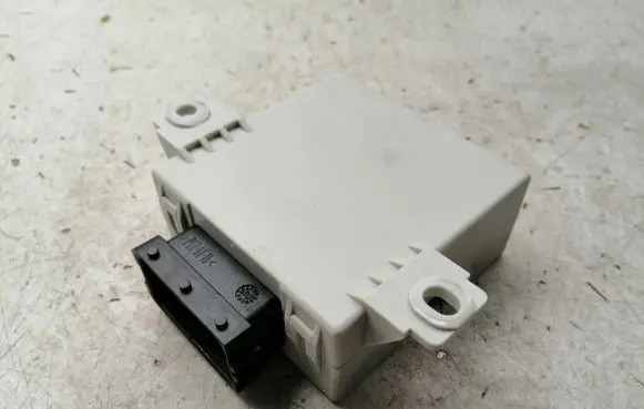 Toyota Corolla Verso AR10 Window wiper relay 859400F010A