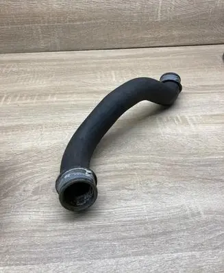 Mercedes-Benz C W204 Engine coolant pipe/hose A2045011582