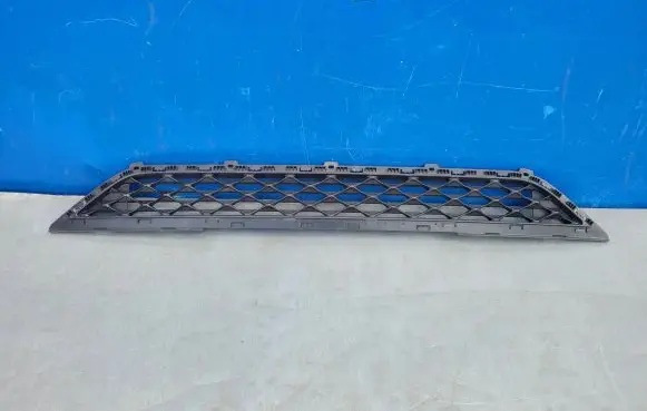 Hyundai Tucson TL Front bumper lower grill 86561D7500