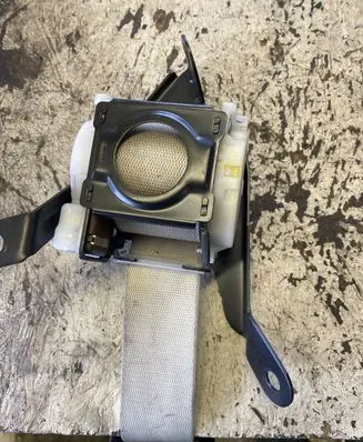 Mercedes-Benz CLK A209 C209 Rear seatbelt A2098680214
