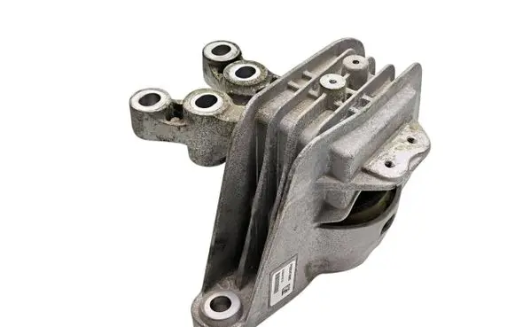 Chrysler Pacifica Engine mount bracket P68224746AC 68224746AC