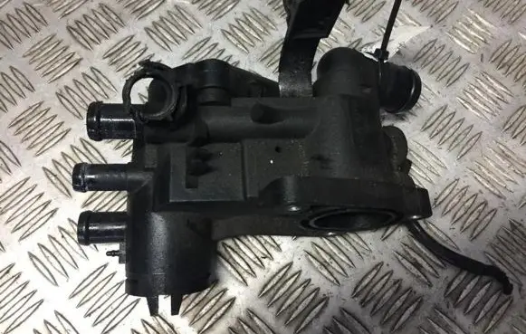 Volkswagen Polo Engine coolant pipe/hose 032121111AP 032121121g