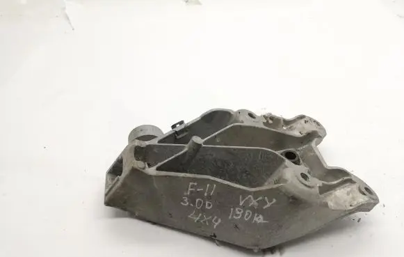 BMW 5 F10 F11 Engine mounting bracket 6781227