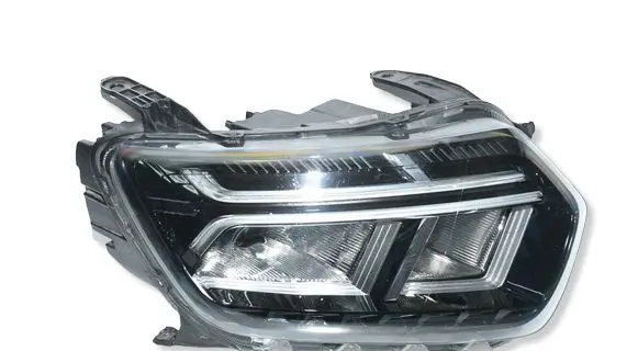 Dacia Duster II Headlight/headlamp 260101613R