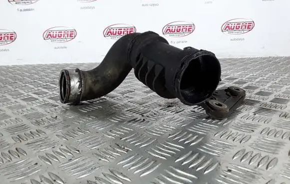 Mercedes-Benz E W211 Intercooler hose/pipe A2035200095