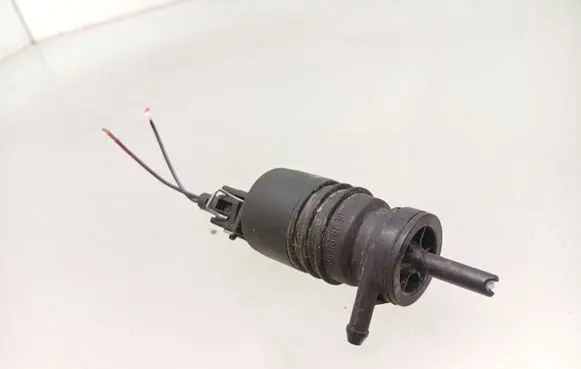 Opel Vectra C Windscreen/windshield washer pump 