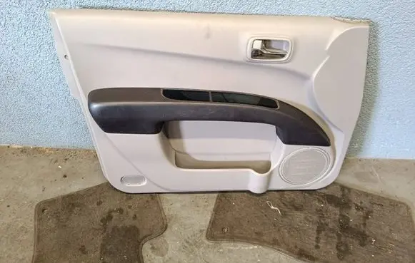 Mitsubishi L200 Front door card panel trim