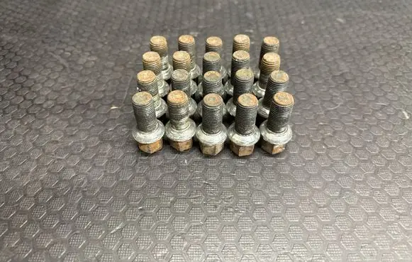 Volkswagen PASSAT B7 Nuts/bolts 