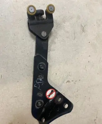 Toyota Proace Sliding door lower roller guide/hinge 98080758D 97969M03