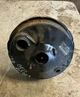 Volvo XC70 Brake booster 8646010 208211 03775734014