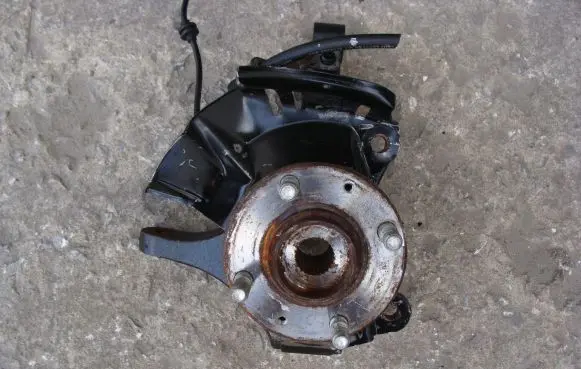 Hyundai i10 Front wheel hub spindle knuckle