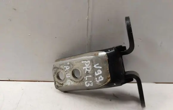 Toyota Corolla Verso AR10 Front door upper hinge 6871002050