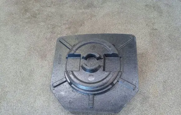 Toyota Avensis T270 Spare wheel section trim 