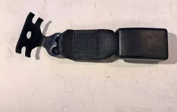 Maserati Ghibli Rear seatbelt buckle 6700125140