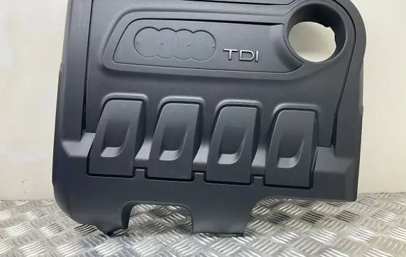 Audi Q3 8U Engine cover (trim) 03L103925S