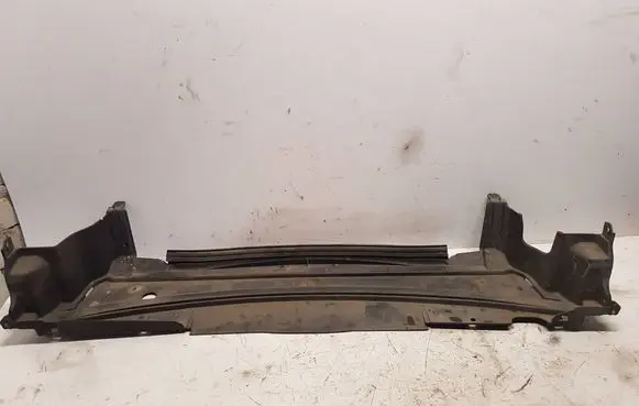 Volvo S60 Front bumper skid plate/under tray 09484067