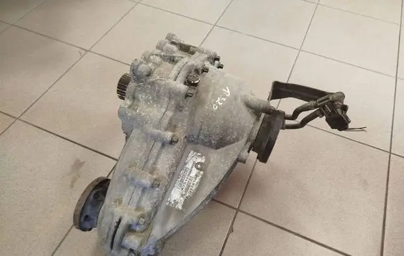 Mercedes-Benz R W251 Gearbox transfer box case A2512800900 0112184