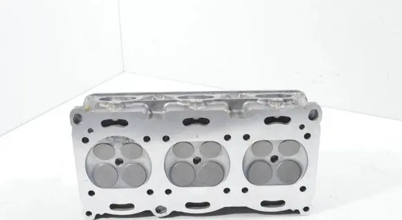 Porsche 911 996 Engine head 99610400176 99610400179 99610400175