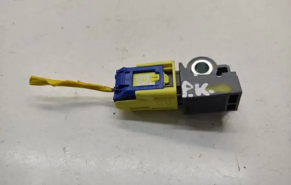 Hyundai Tucson TL Airbag deployment crash/impact sensor 95920B4000