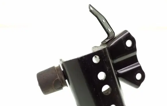 Toyota Avensis T270 Engine mounting bracket