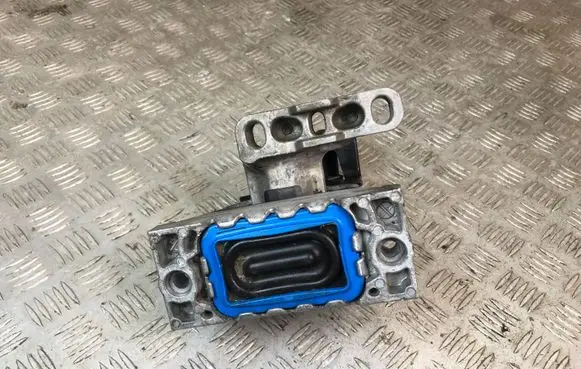 Volkswagen PASSAT B7 Engine mount bracket 1K0199262CR