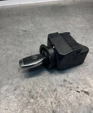 Mercedes-Benz E W210 Ignition lock 2105450208 8037451470206111