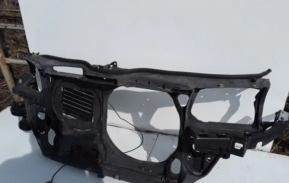 Volkswagen PASSAT B5 Radiator support slam panel
