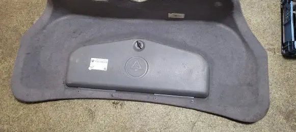 BMW 7 E38 Tool box 711111806810