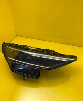 Audi Q8 Headlight/headlamp 4M8941012