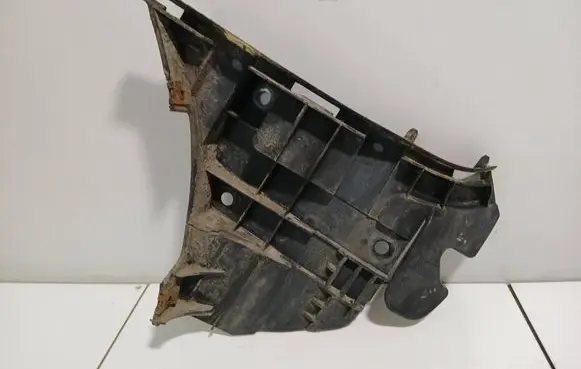 Volvo V70 Front bumper mounting bracket 31265345