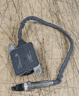 Mercedes-Benz Sprinter W907 W910 Lambda probe sensor A0009057108