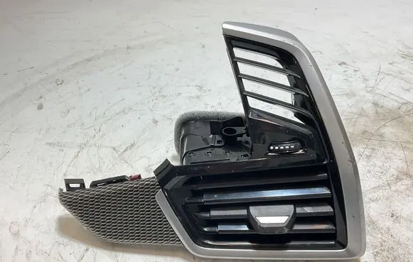BMW X5 G05 Dashboard side air vent grill/cover trim 939947113