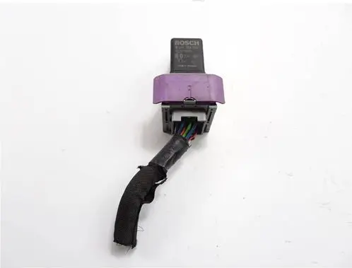 Nissan Qashqai Glow plug pre-heat relay 0281003050 8200798585