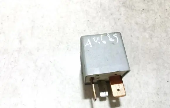Volkswagen Golf III Other relay 357911253a