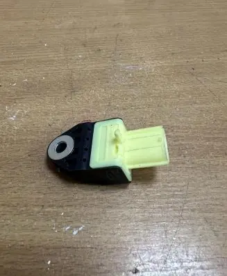 Toyota Prius (XW30) Airbag deployment crash/impact sensor 8983175010 F1228