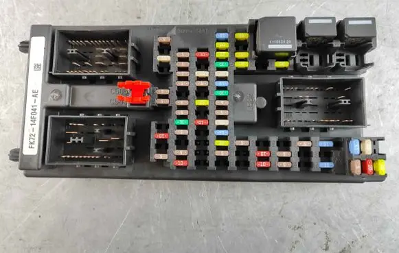 Land Rover Discovery Sport Fuse box set LR078822 LR063177