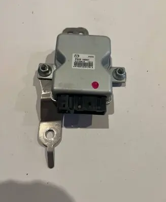 Mazda CX-3 Fuel injection pump control unit/module PE0218561