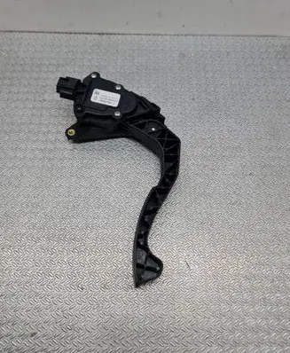 Dacia Sandero II Accelerator throttle pedal 180022703R 15042018 6PV00997803