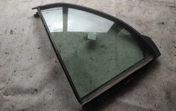 Toyota Yaris Rear vent window glass as2