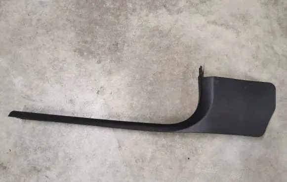 Chevrolet Corvette C7 (D) pillar trim (bottom) 23473043