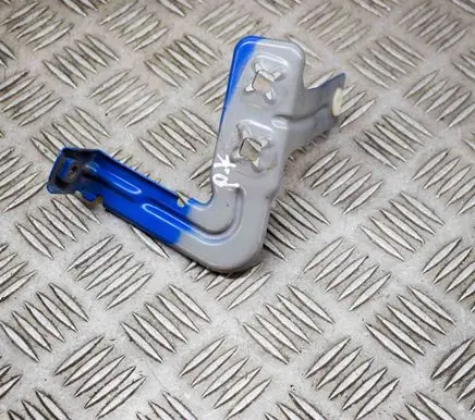 BMW 2 F22 F23 Fender mounting bracket