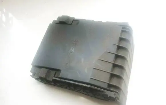 Volkswagen PASSAT B6 Fuse box cover 1K0937132F