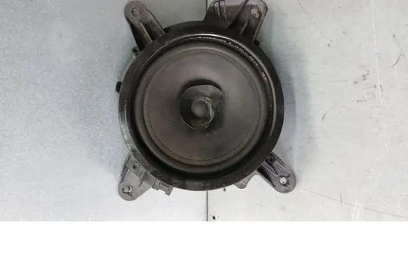 Volvo V70 Subwoofer speaker 30679496
