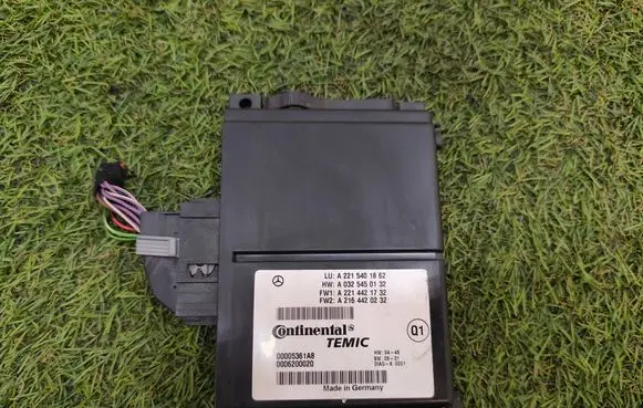 Mercedes-Benz S W221 Keyless (KESSY) go control unit/module A2215401862 A0325450132 A2214421732