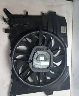 Volvo XC70 Radiator cooling fan shroud 30741144 0130706838 0936831
